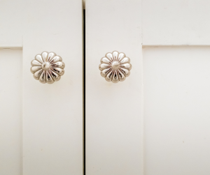 Cabinet Hardware 101: How to Pick the Perfect Handles and Knobs